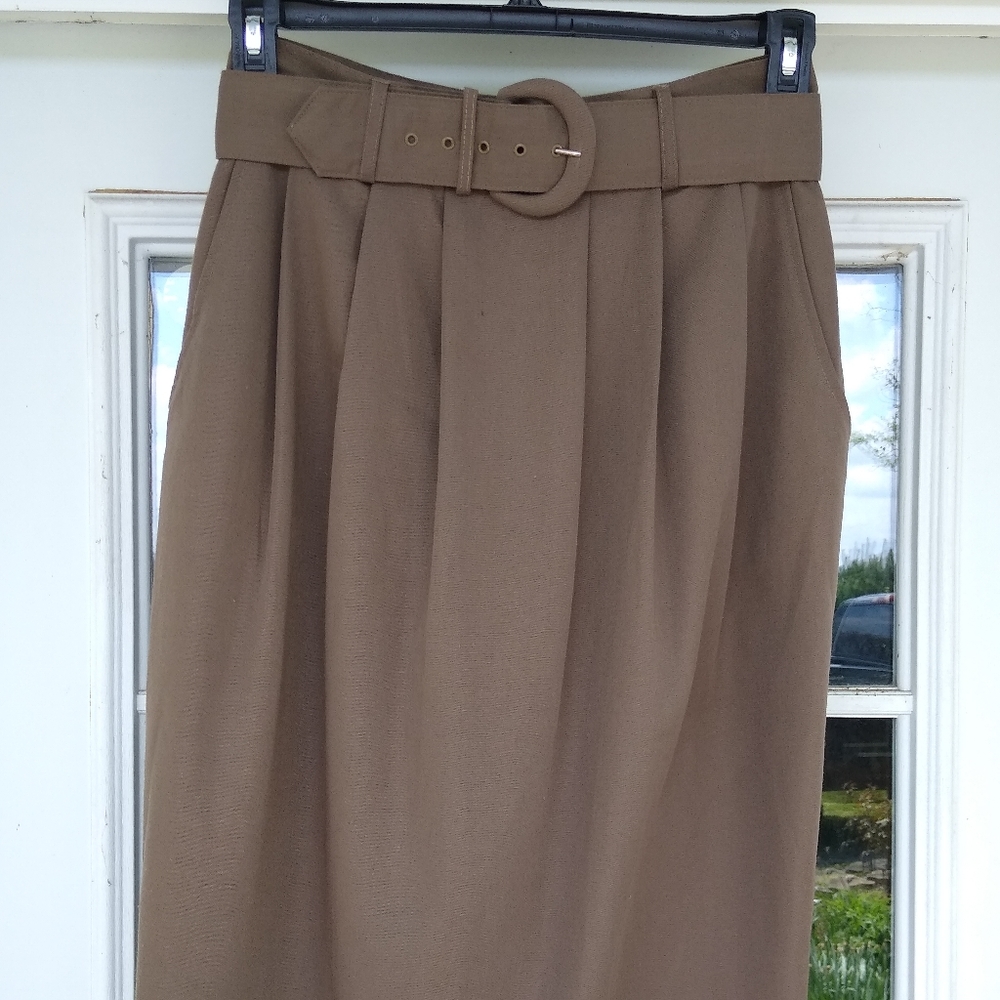 Fabulous, belted skirt.